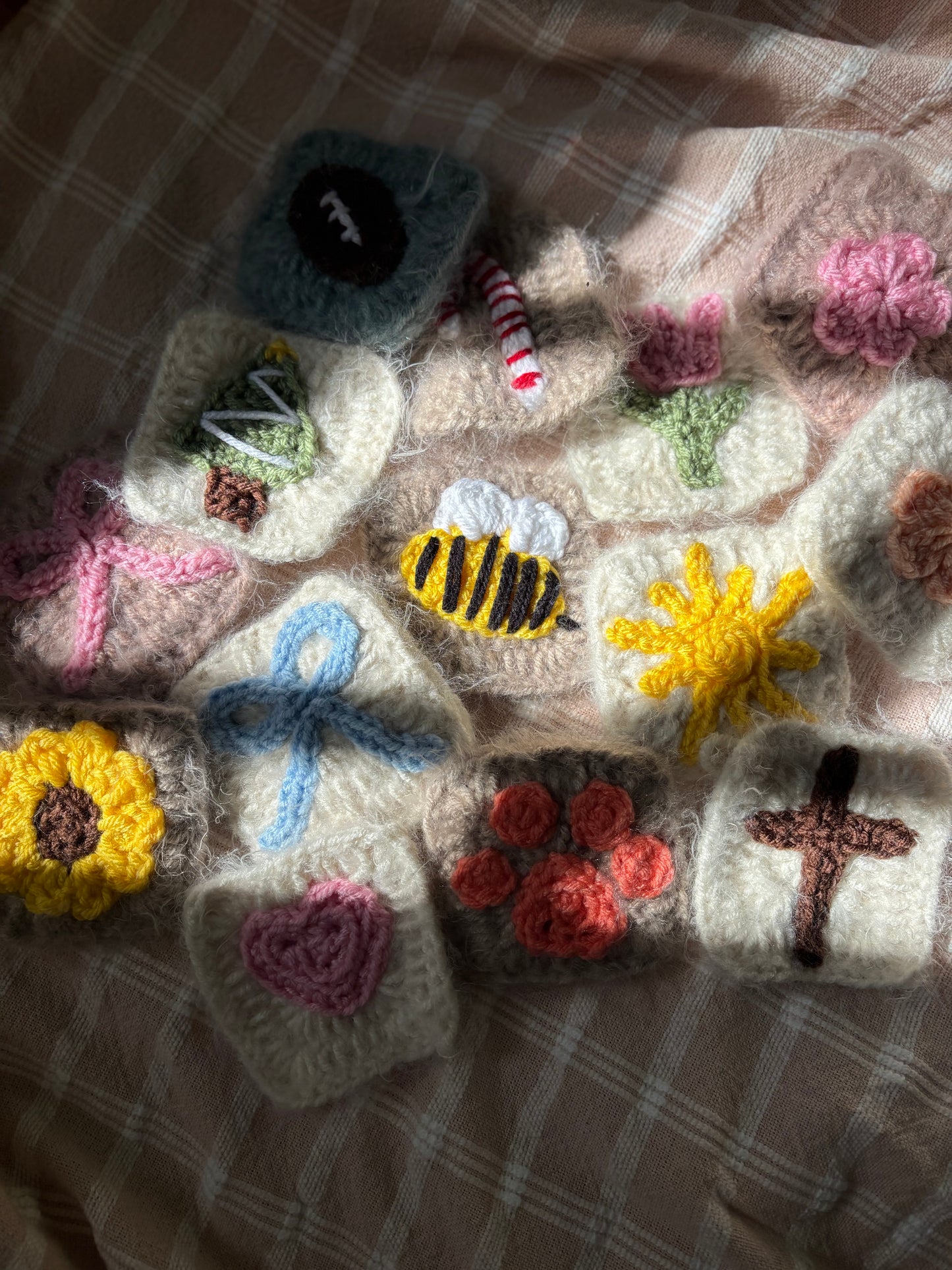 Crochet personlized ornament bee